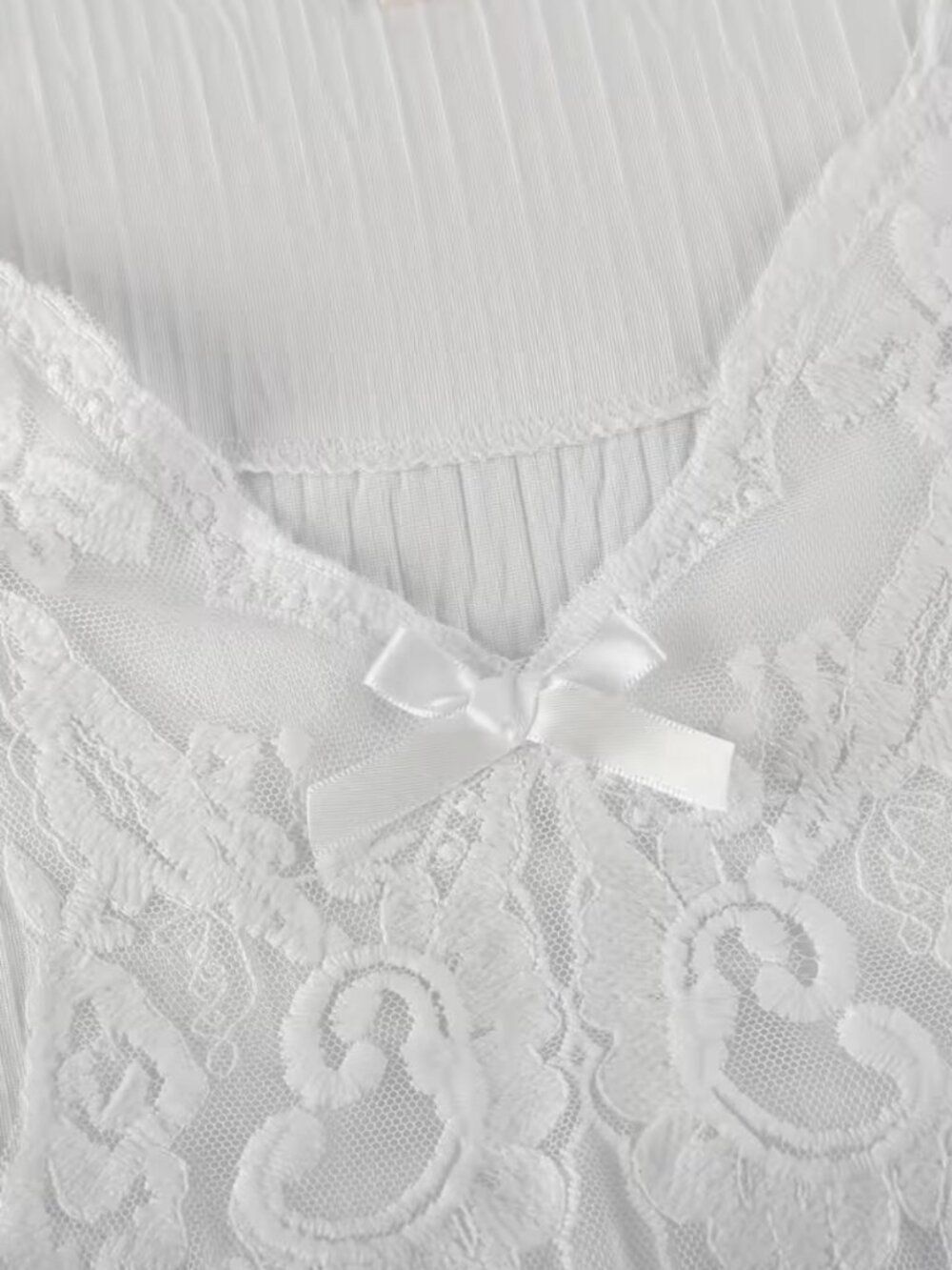Alluring French-Victorian Lace Nightgown Flowing Long Sleeve Romantic Ruffle Hem - Picture 5 of 8